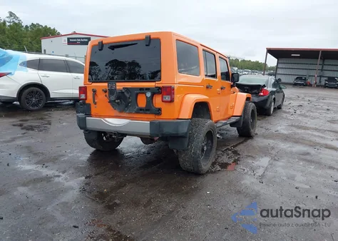 2013 Jeep Wrangler Unlimited Sahara z USA, uszkodzony, nr VIN 1C4HJWEGXDL528075